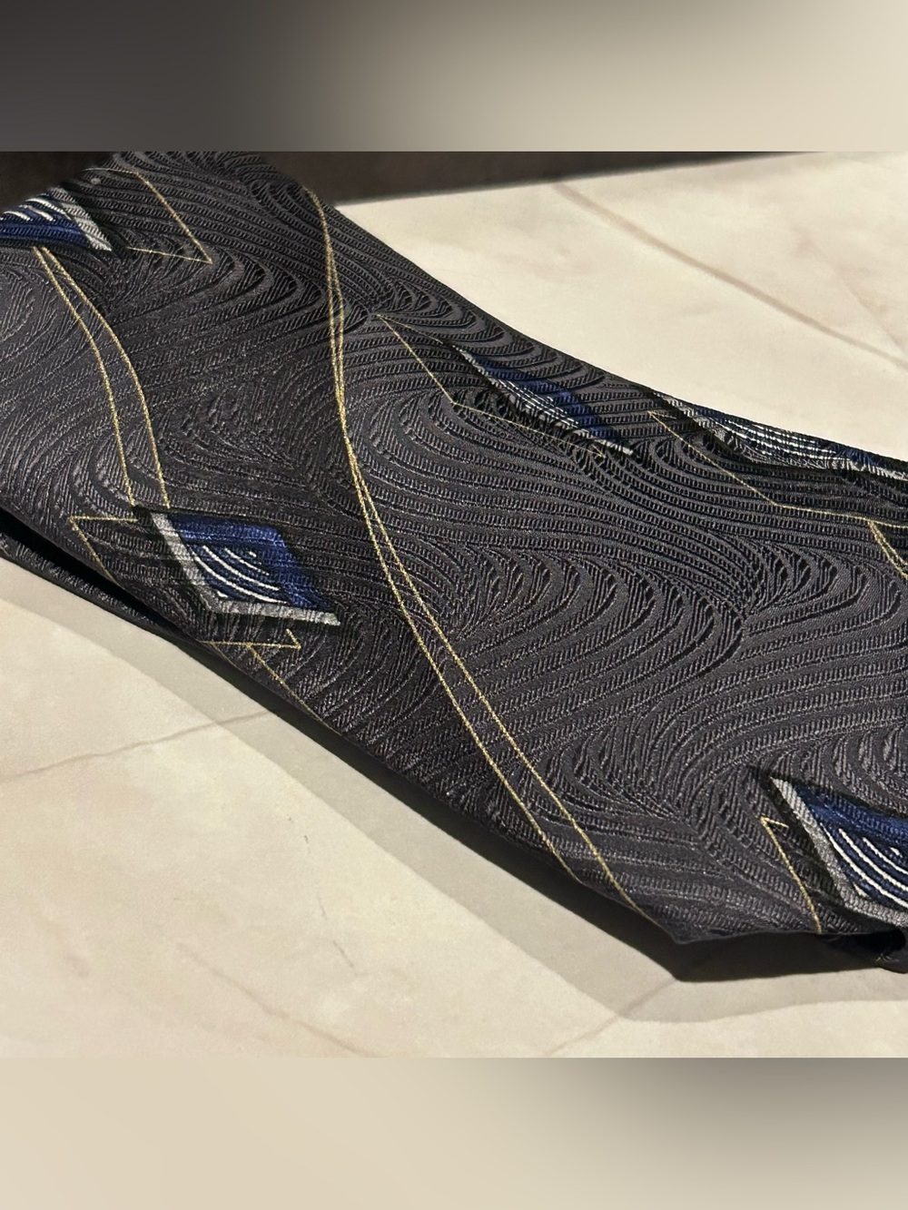 jf j.ferrar Italian Gray 60” Silk Tie with Blue and Gold Geometric Accents - Picture 2 of 3